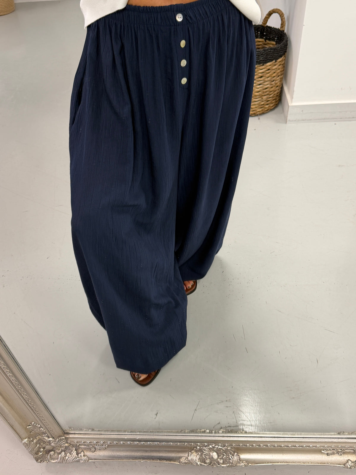 Button Crinkle Balloon Trousers - Navy