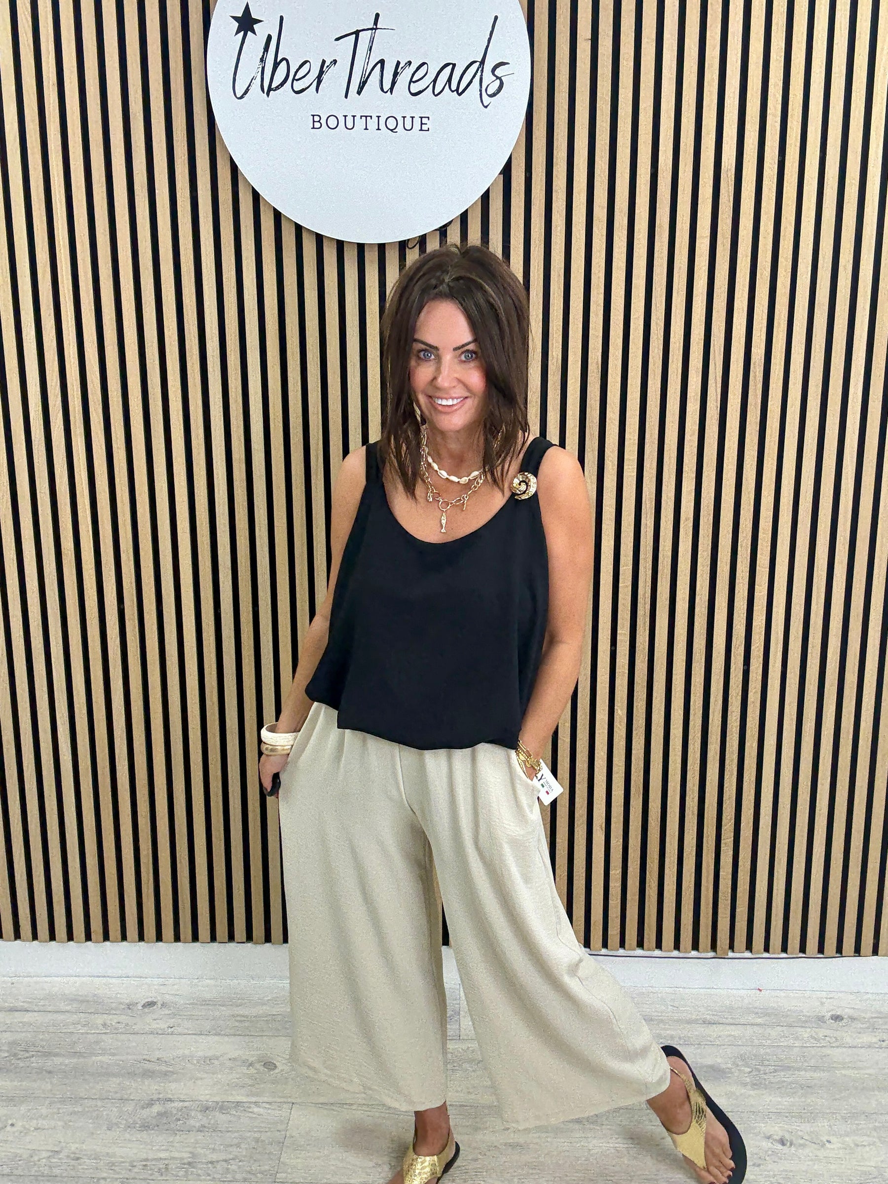 The San Marino Swirl Top - Black