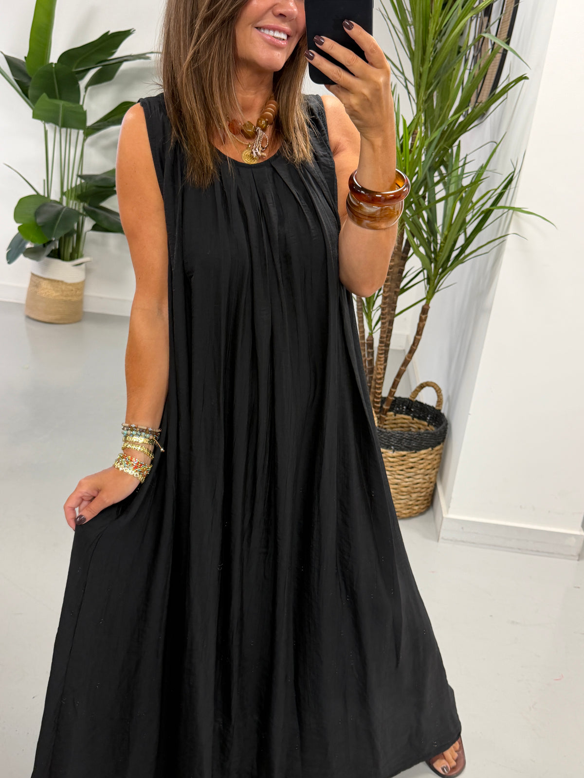 Crinkle Maxi Dress - Black