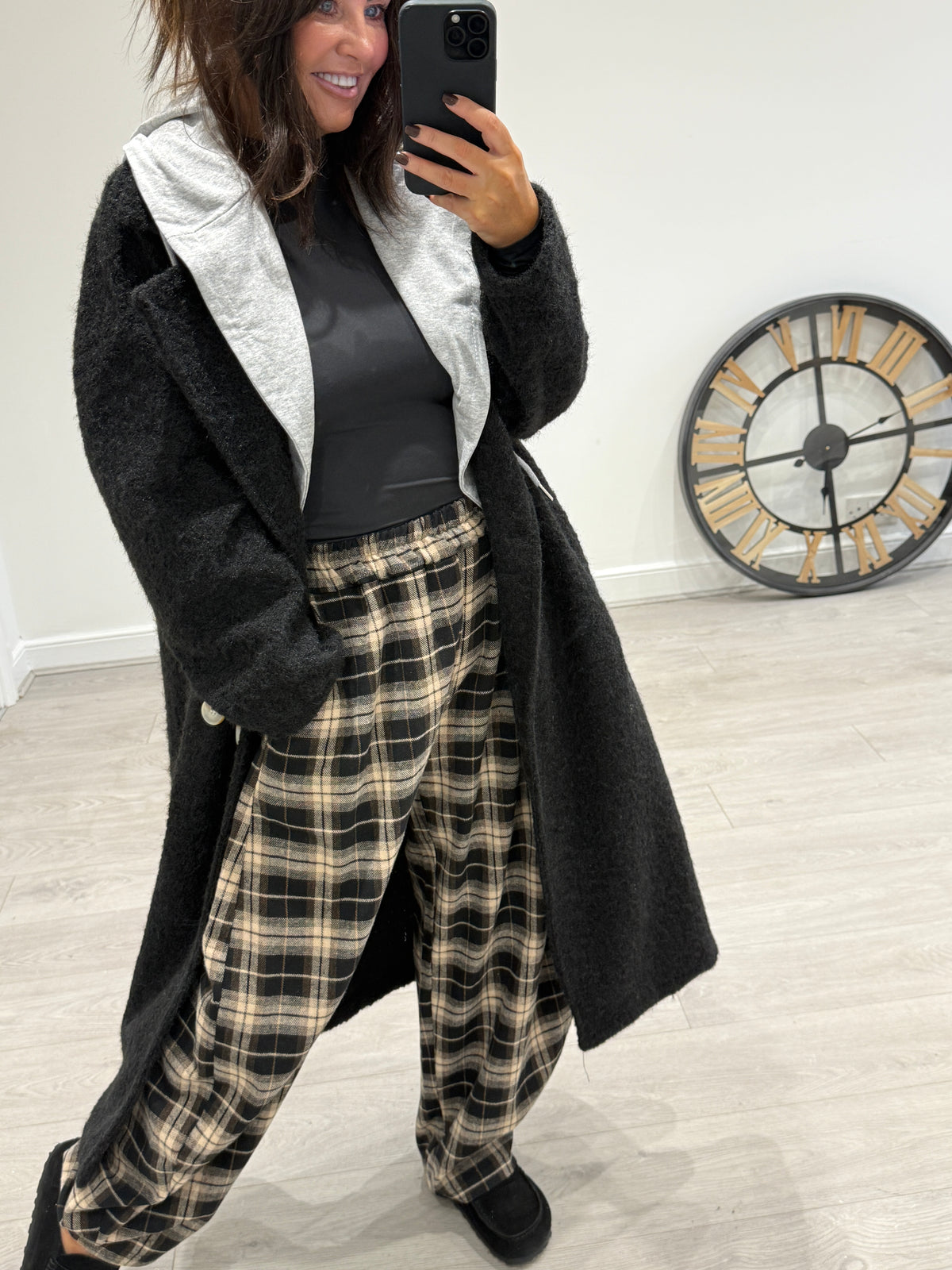 The Breacan Cocoon Joggers - Black/Chocolate