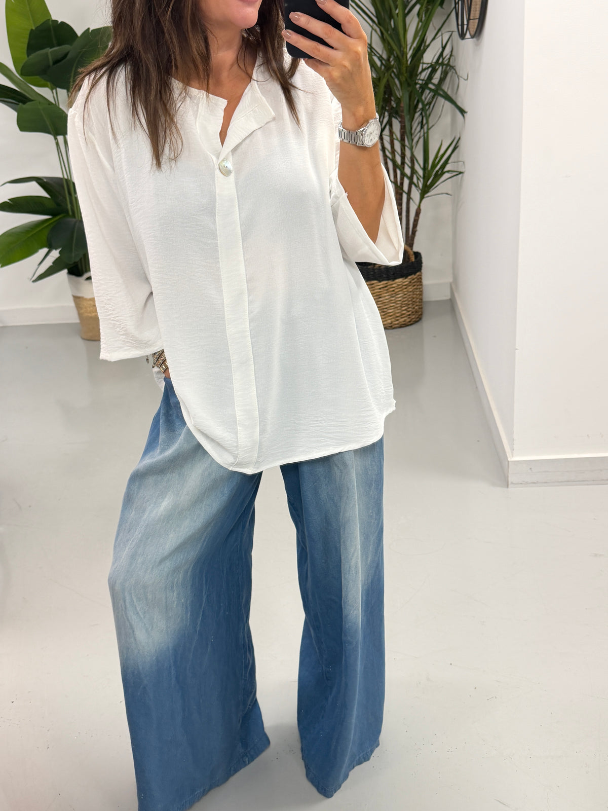 The Luna One Button - White