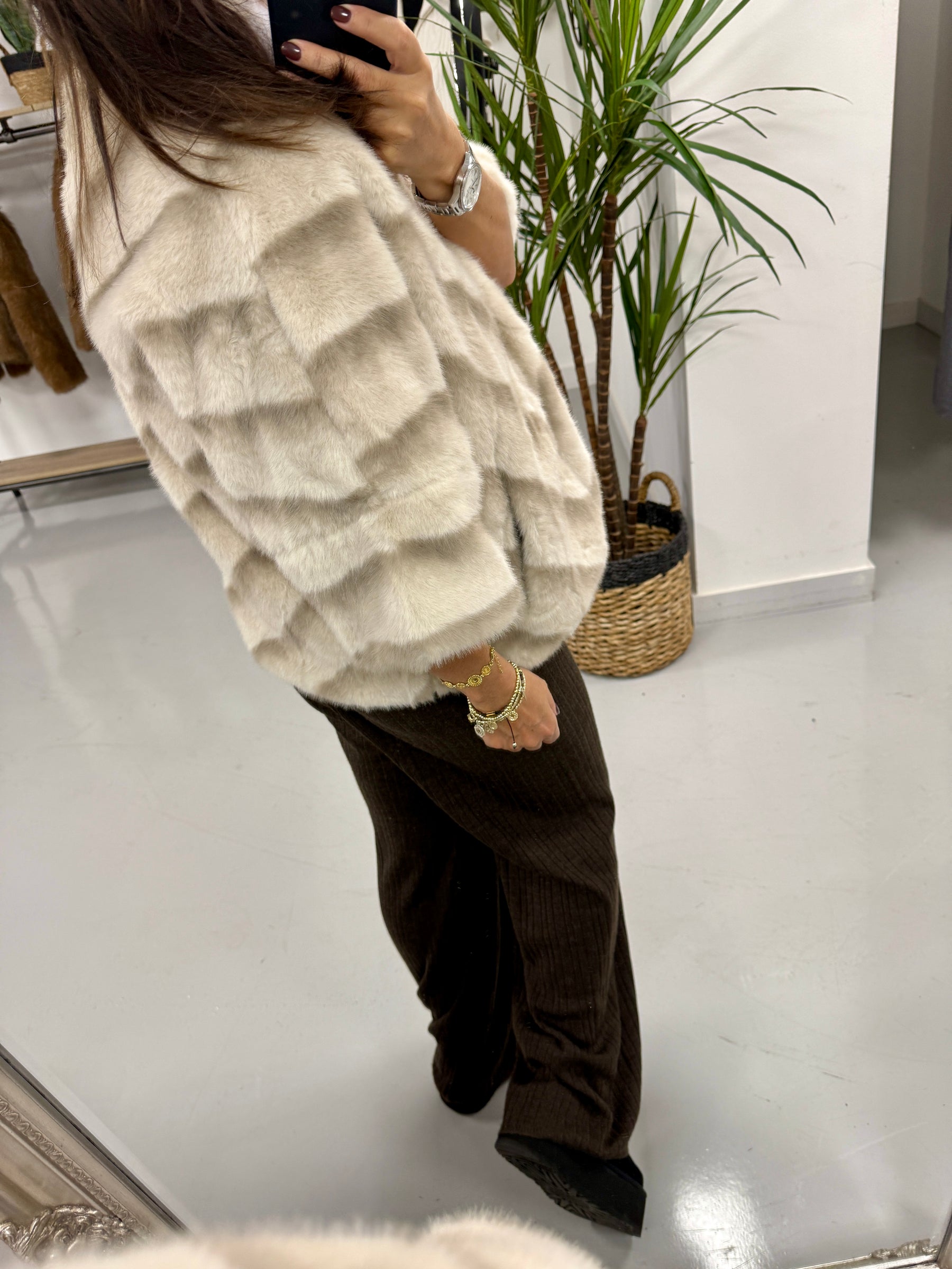 Crop Sleeve Fur Jacket - Cream/Taupe