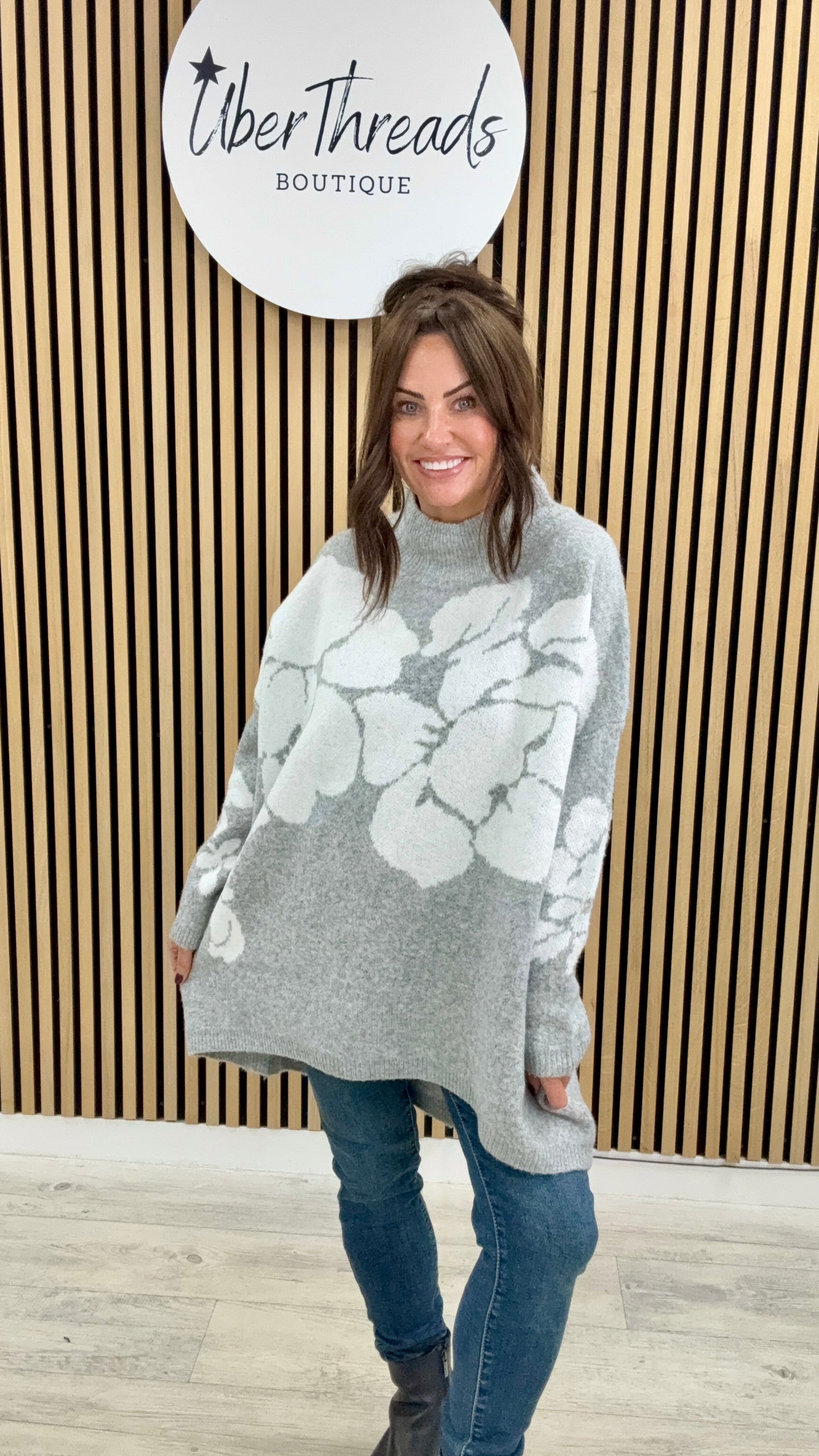 Oversized Abstract Flower Soft Knit - Grey