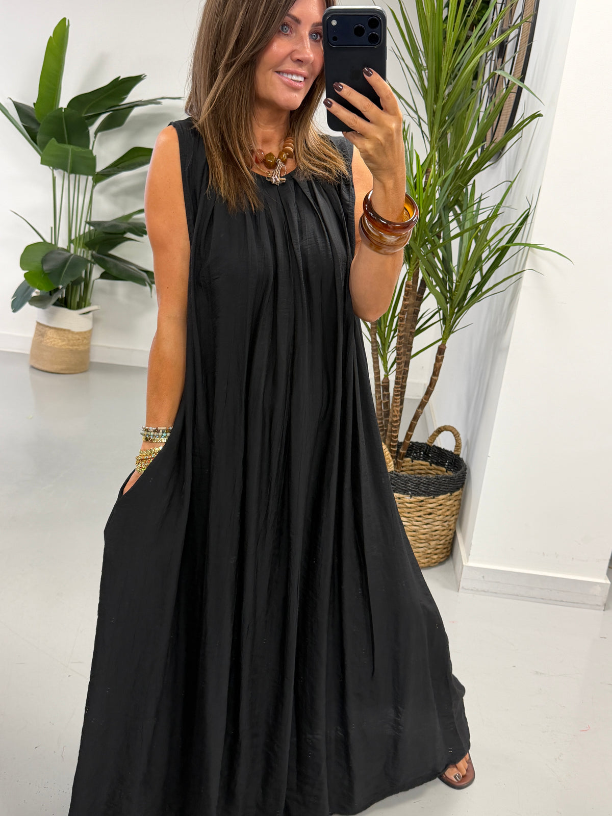 Crinkle Maxi Dress - Black