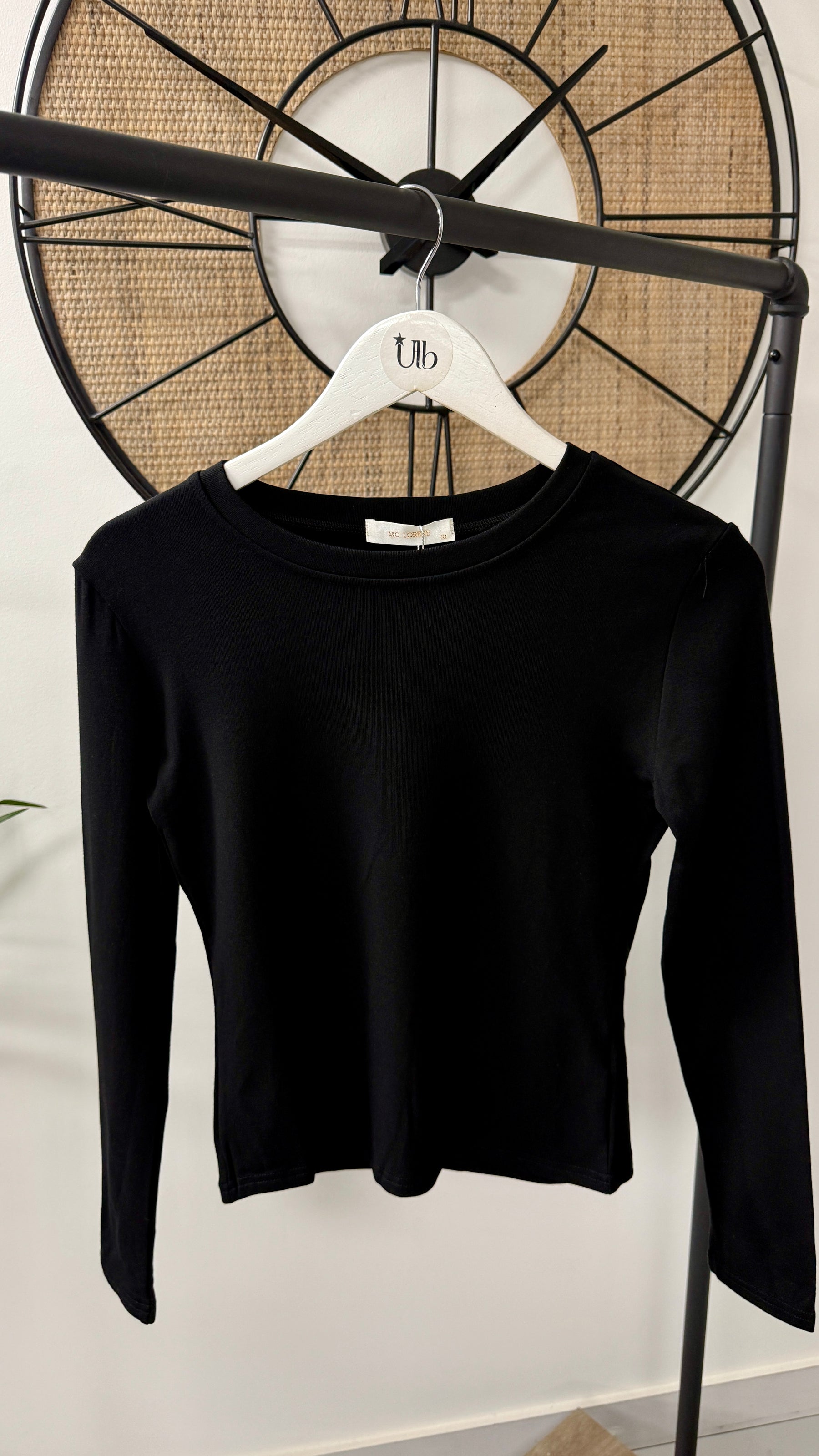 Sculpted Fitted Seamless Tee - Black