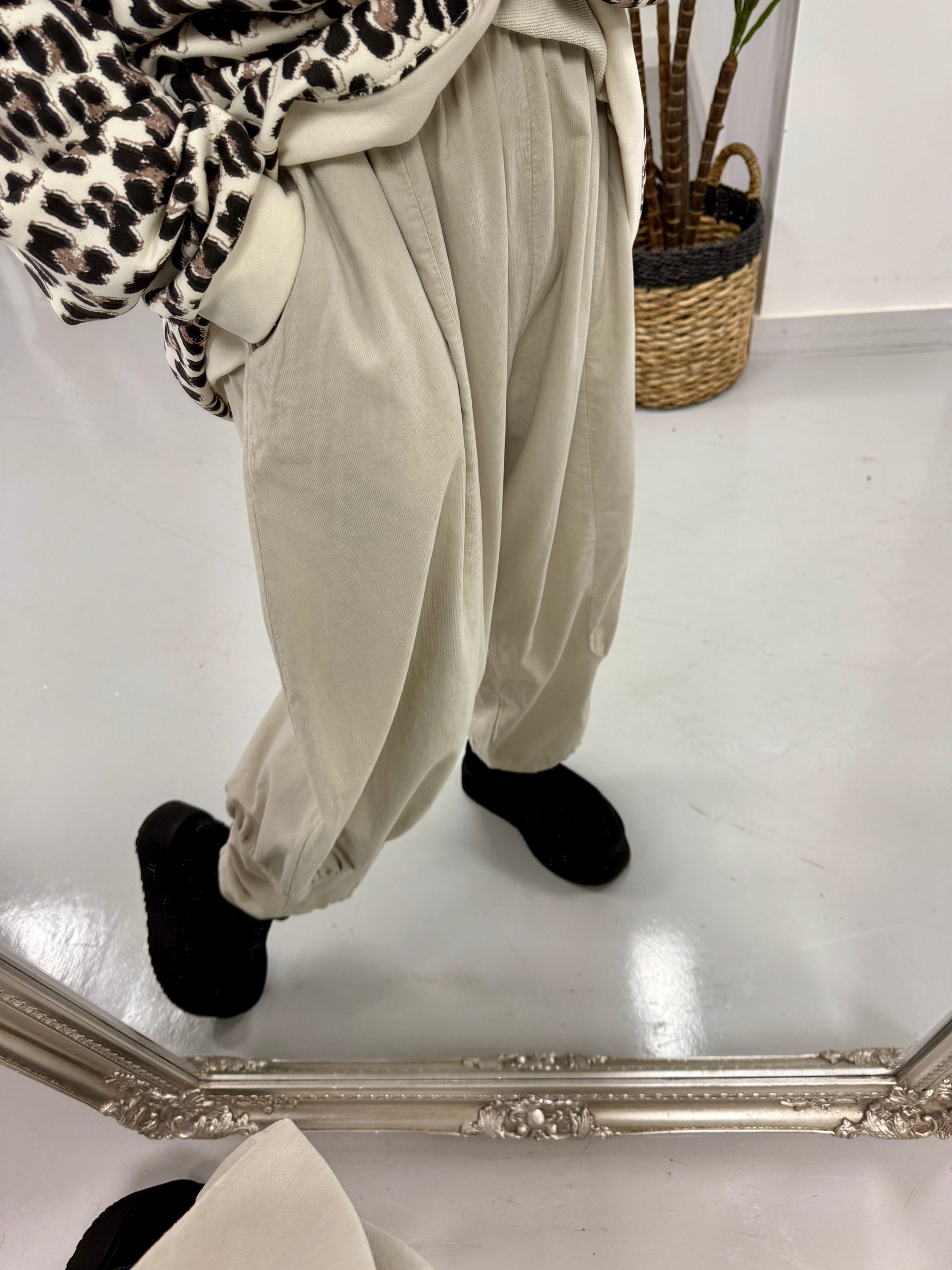 The Orla Needlecord Tapered Joggers - Cream