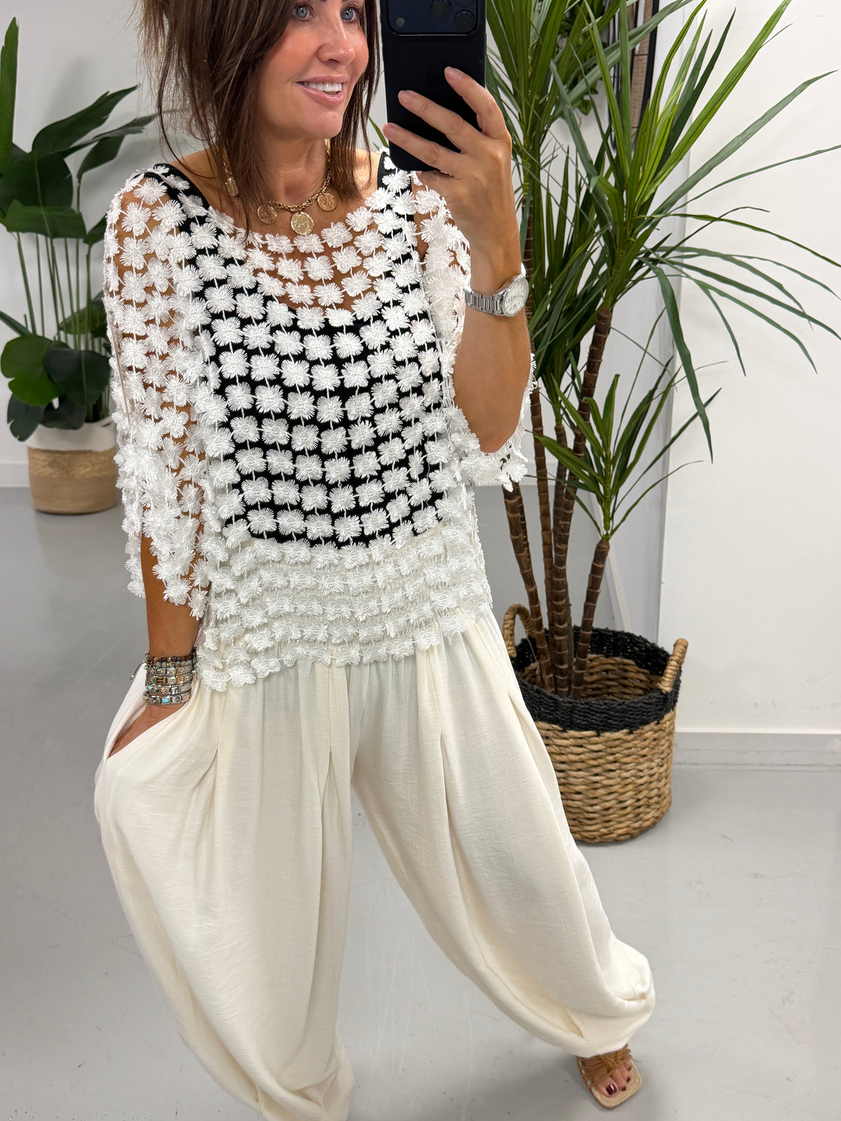 Sorrento Flower Crochet- Antique White