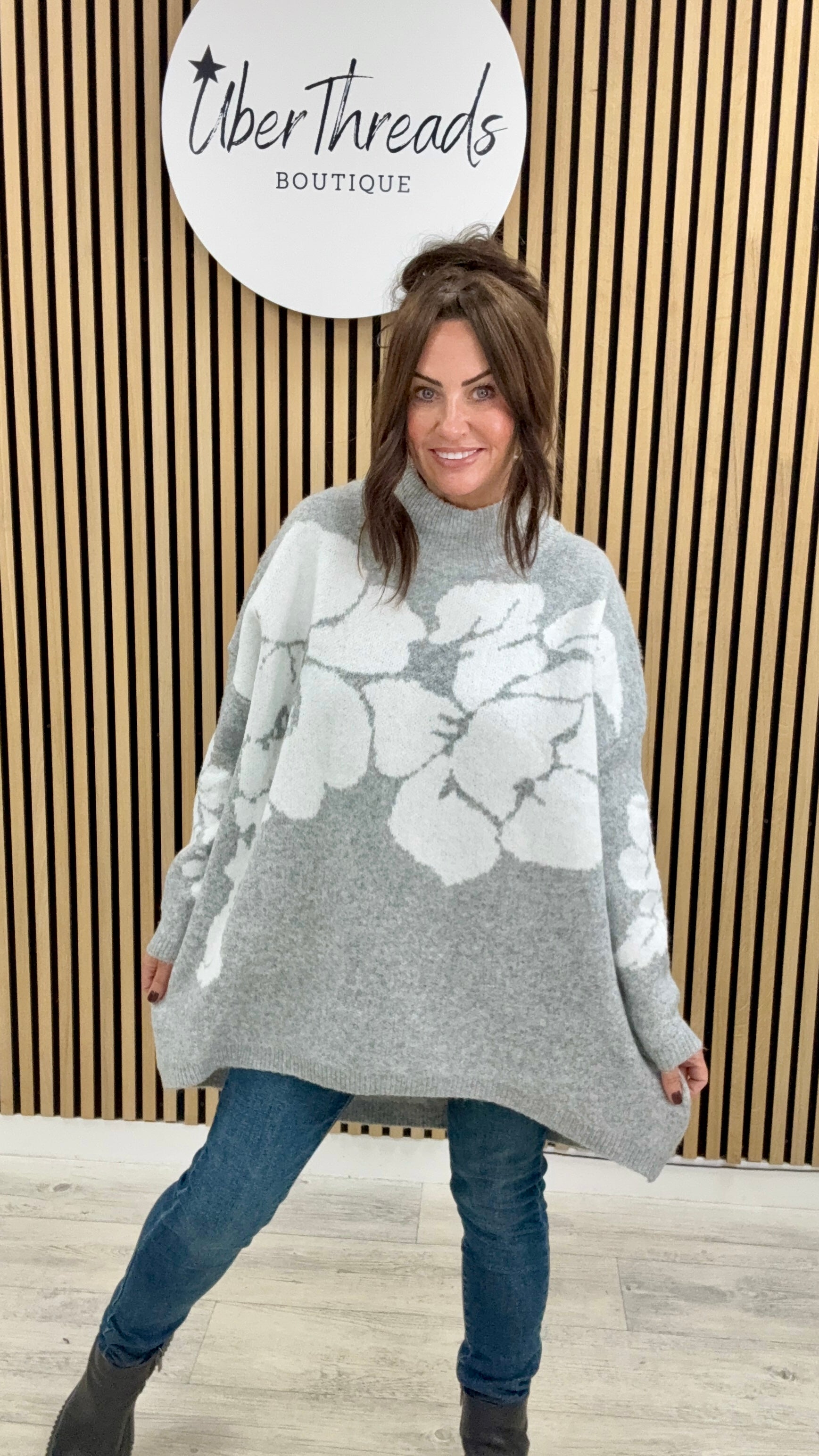 Oversized Abstract Flower Soft Knit - Grey