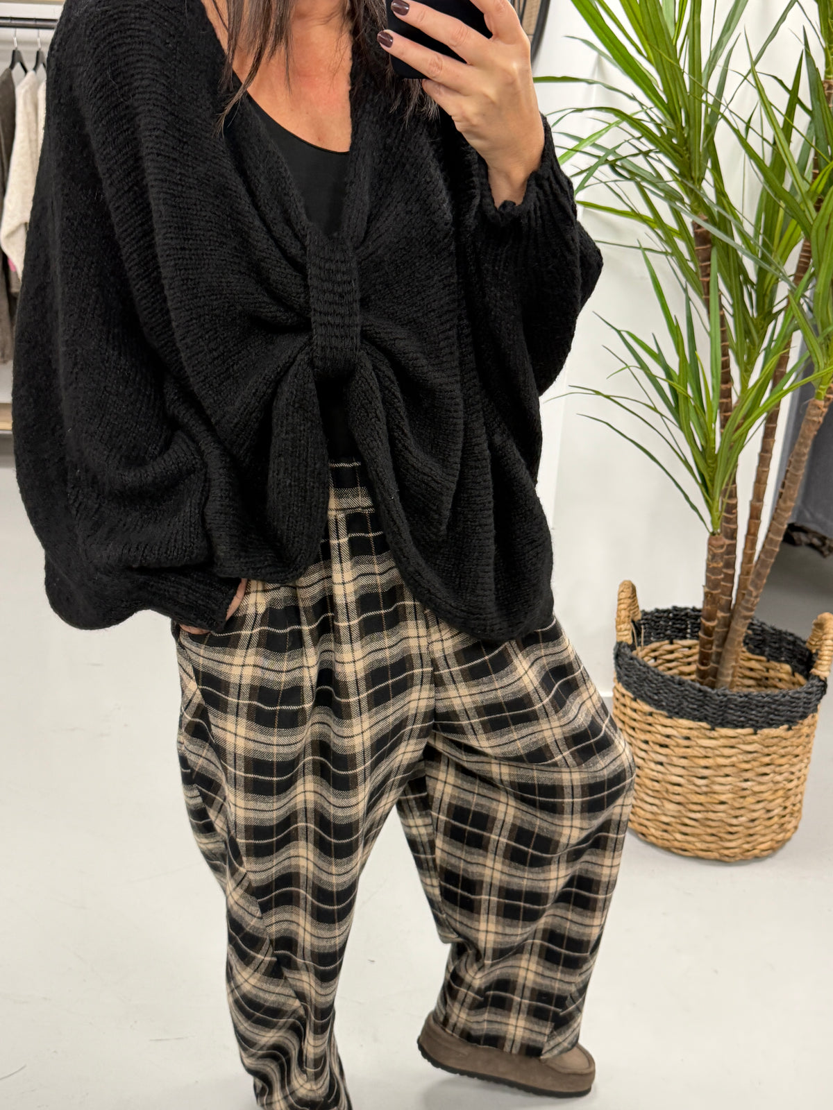 The Button Bow Cosy Knit - Black