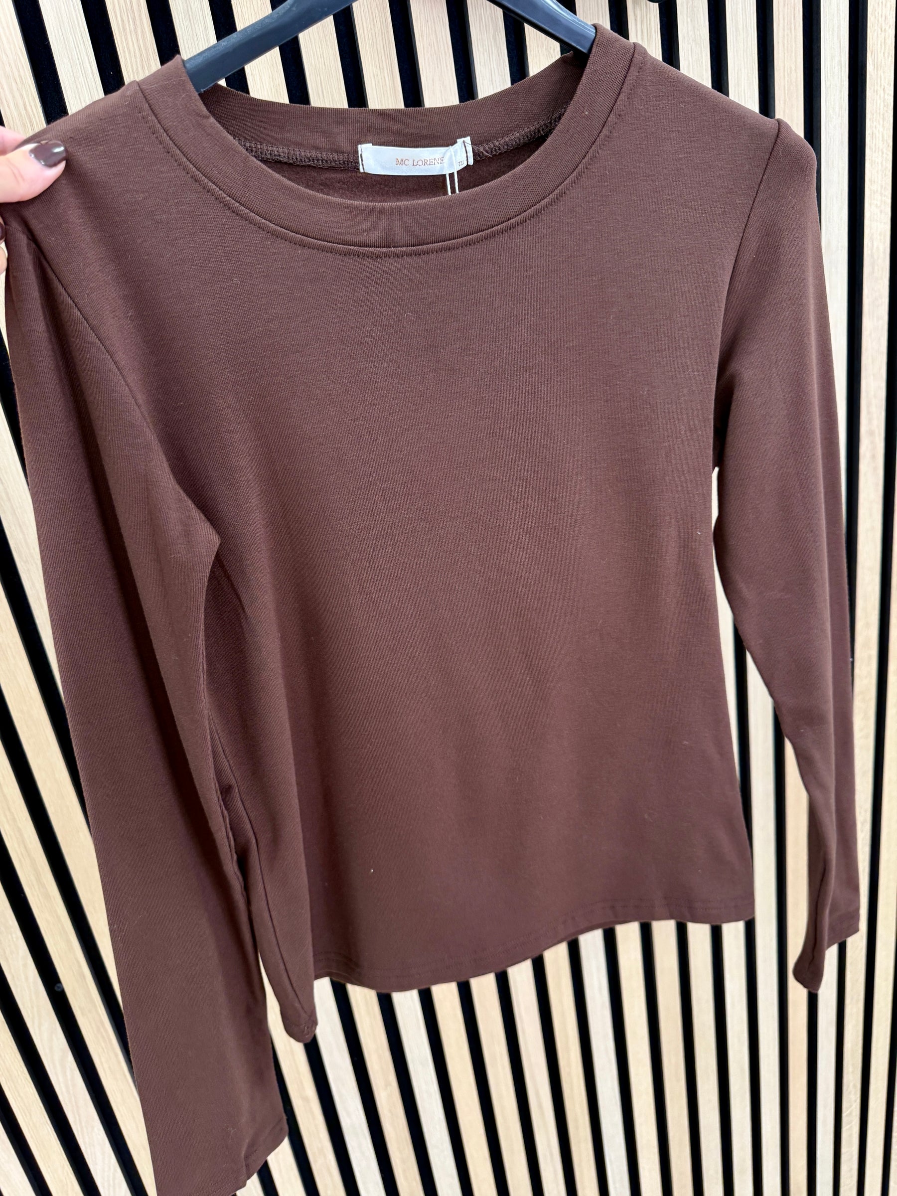 Sculpted Fitted Seamless Tee - Chocolate
