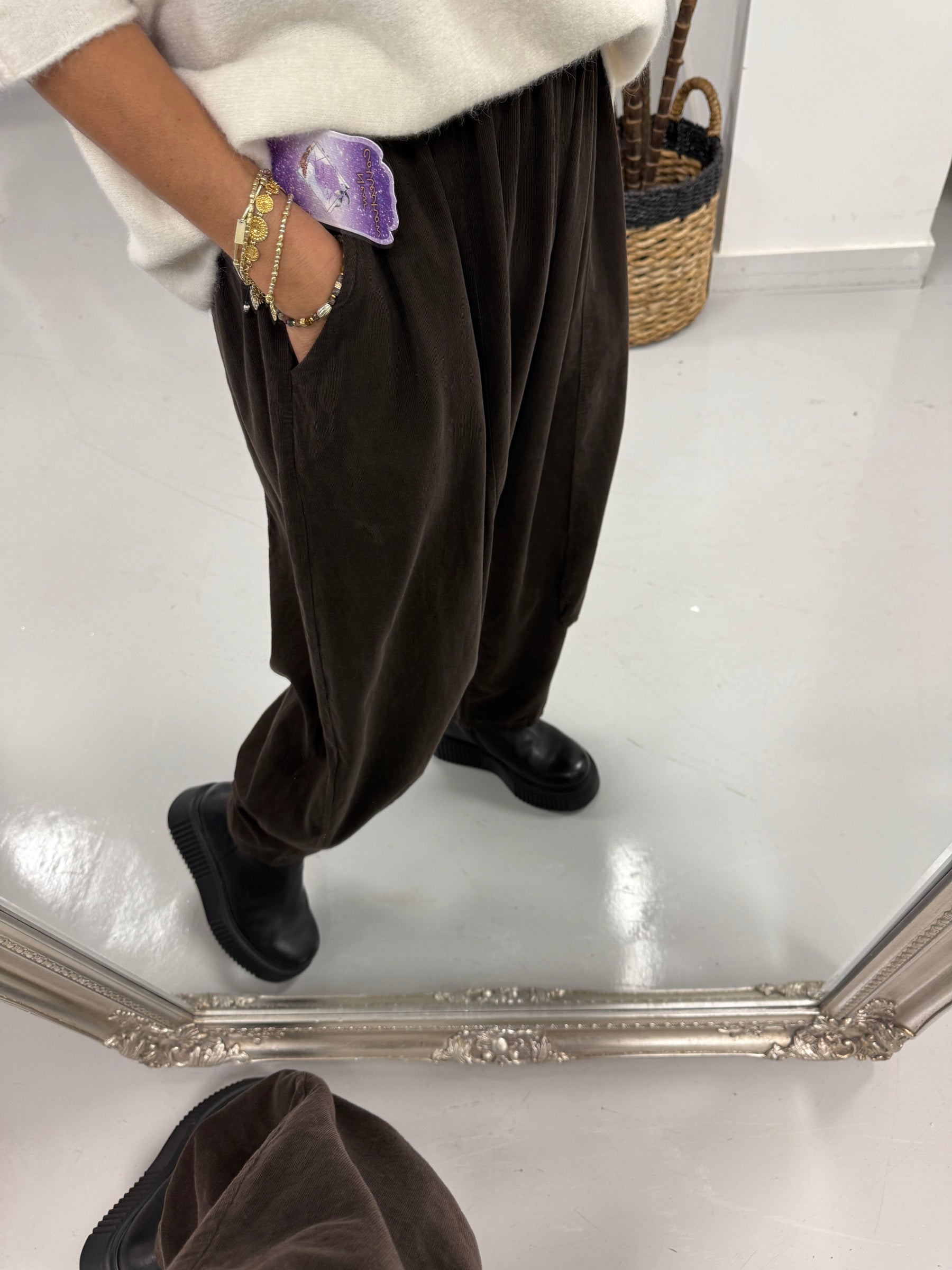 The Orla Needlecord Tapered Joggers - Chocolate