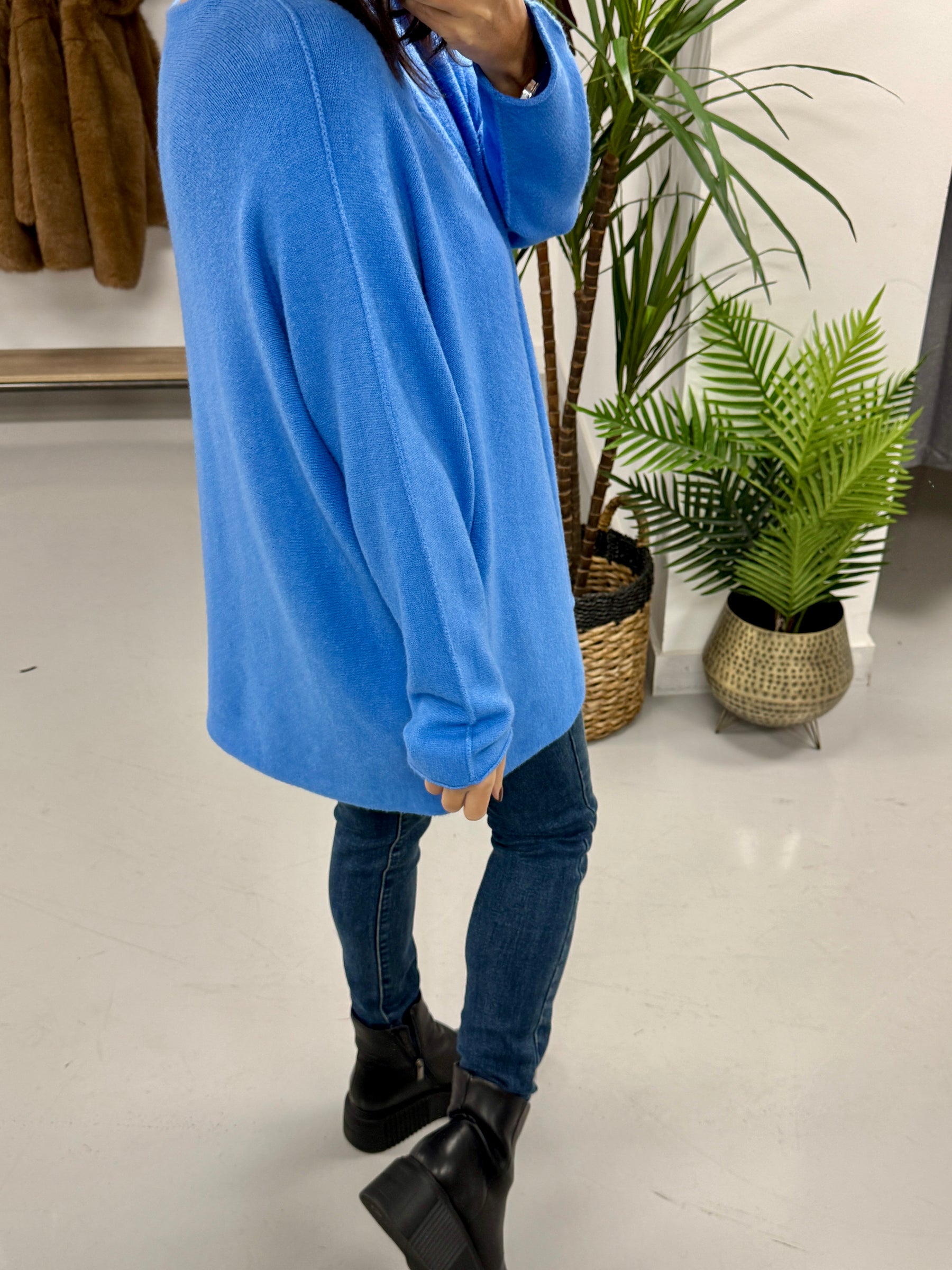 The Chelsea Round Neck Knit - Ocean Blue