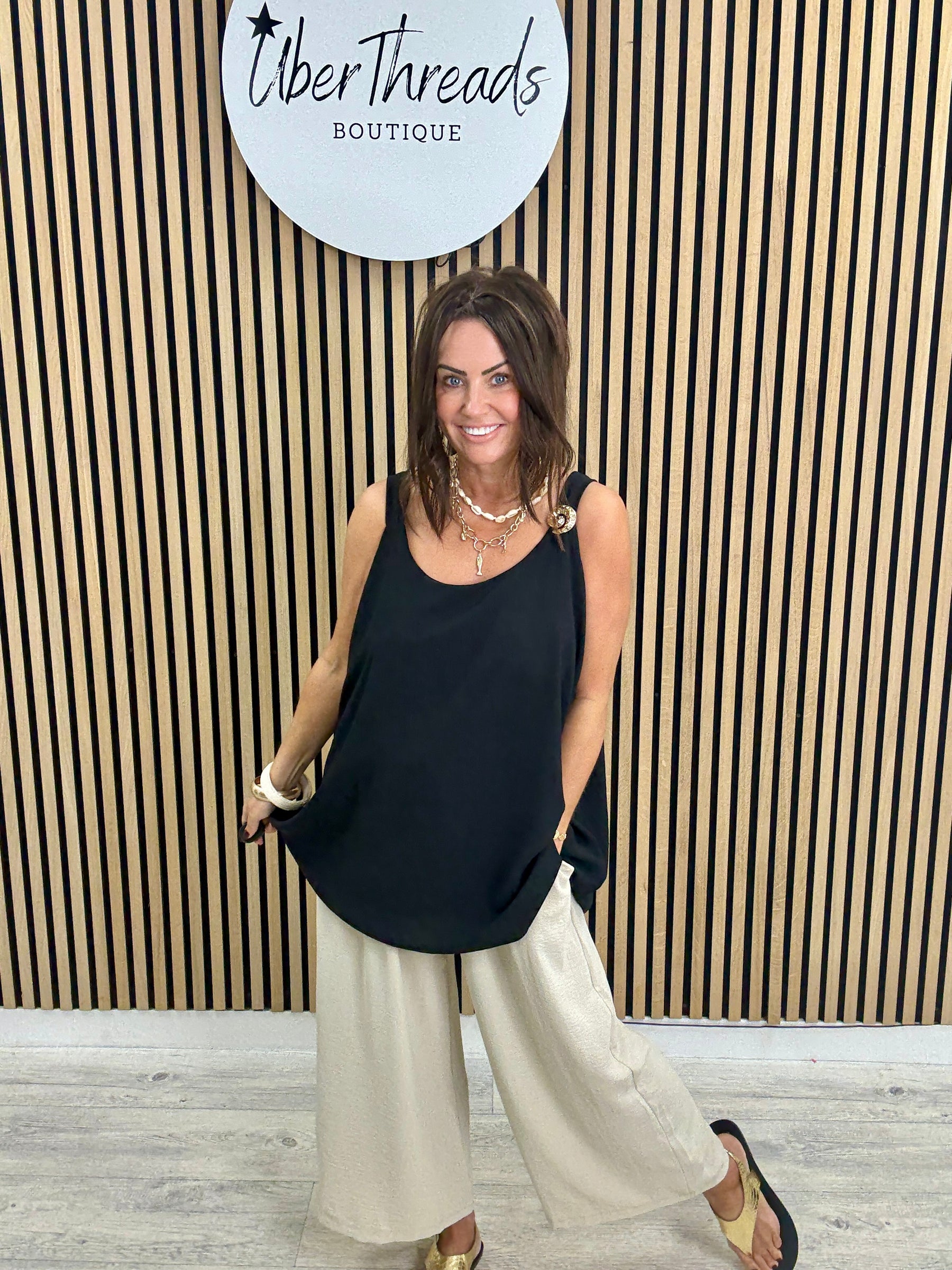 The San Marino Swirl Top - Black
