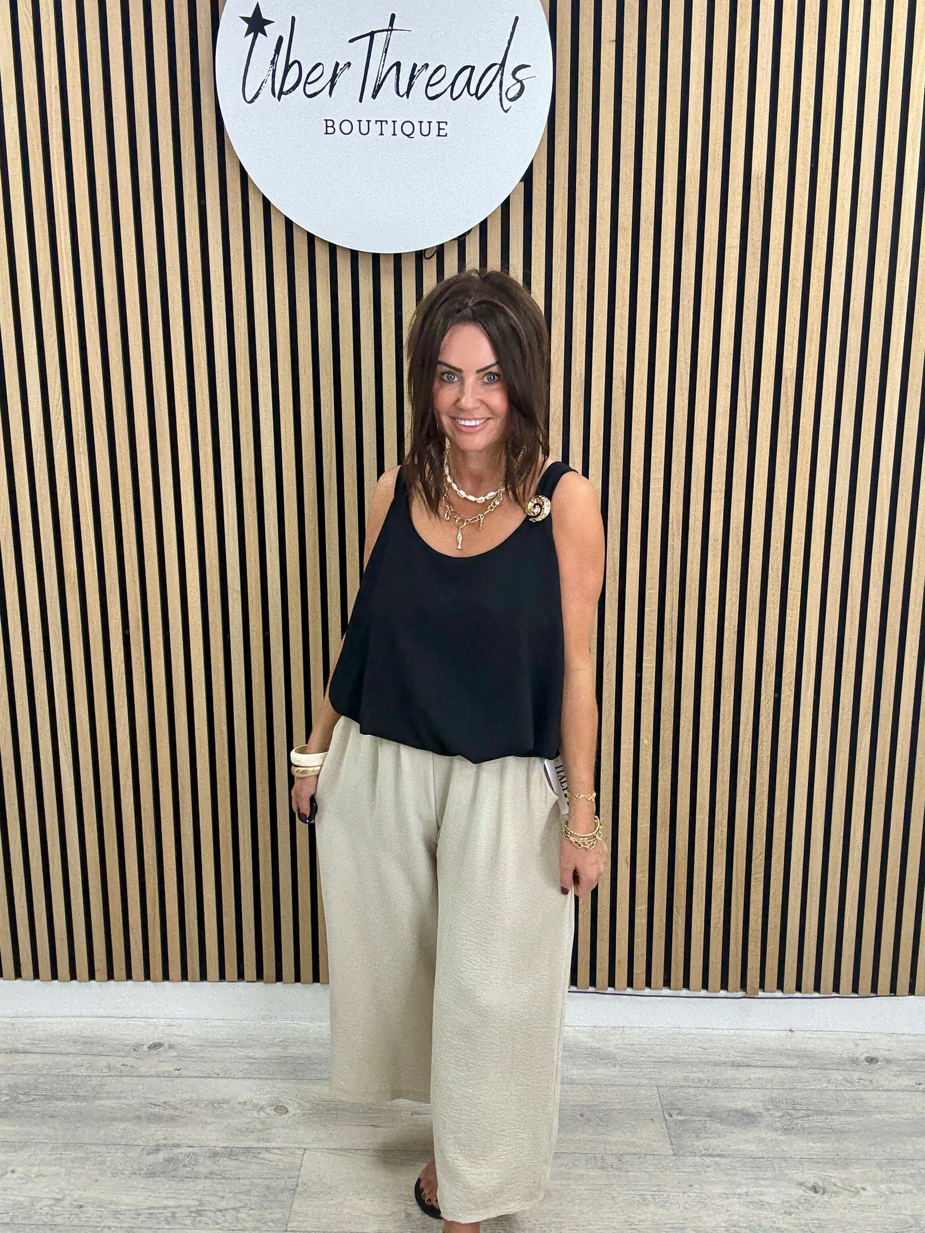 The San Marino Swirl Top - Black