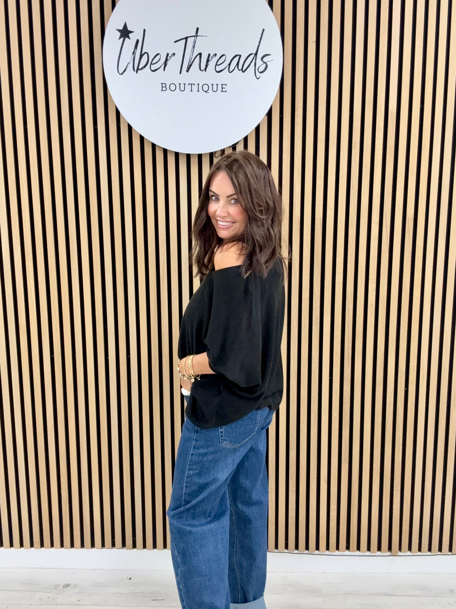The Casual Loose Knit - Black