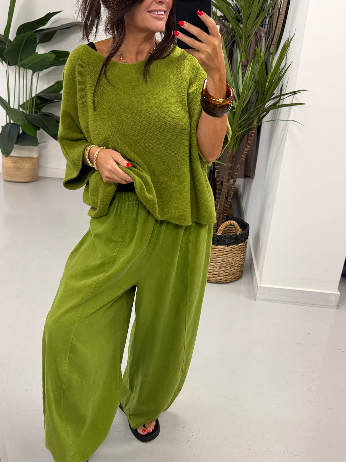 The Barrel Needlecord Joggers - Pistachio (Size 10-18)