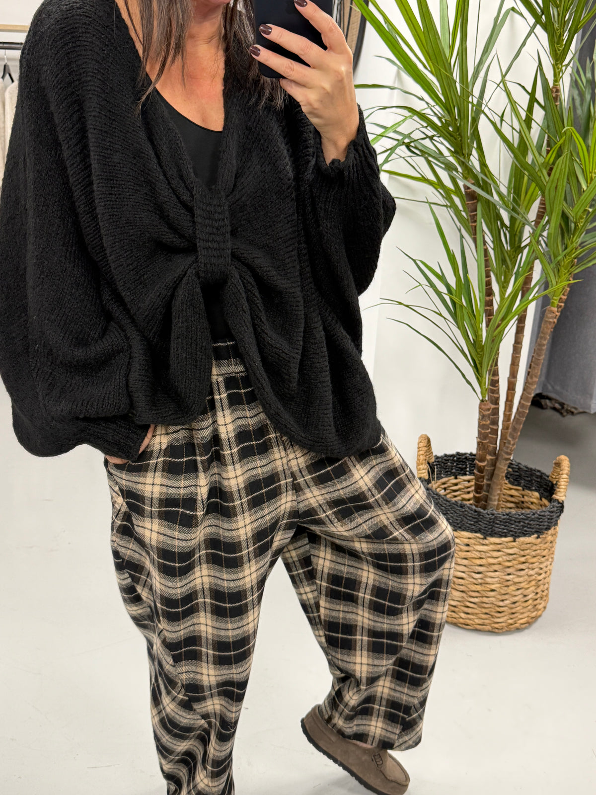 The Button Bow Cosy Knit - Black