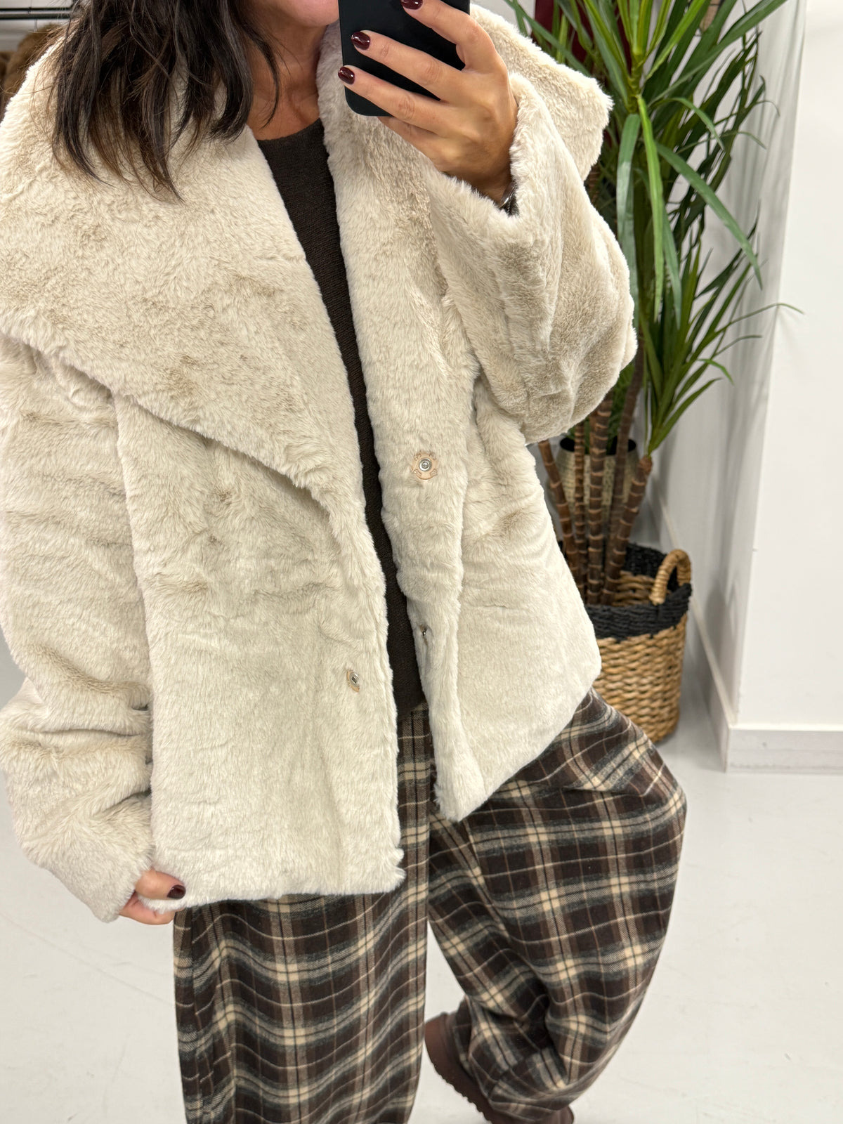 The Safron Faux Fur Coat - Cream
