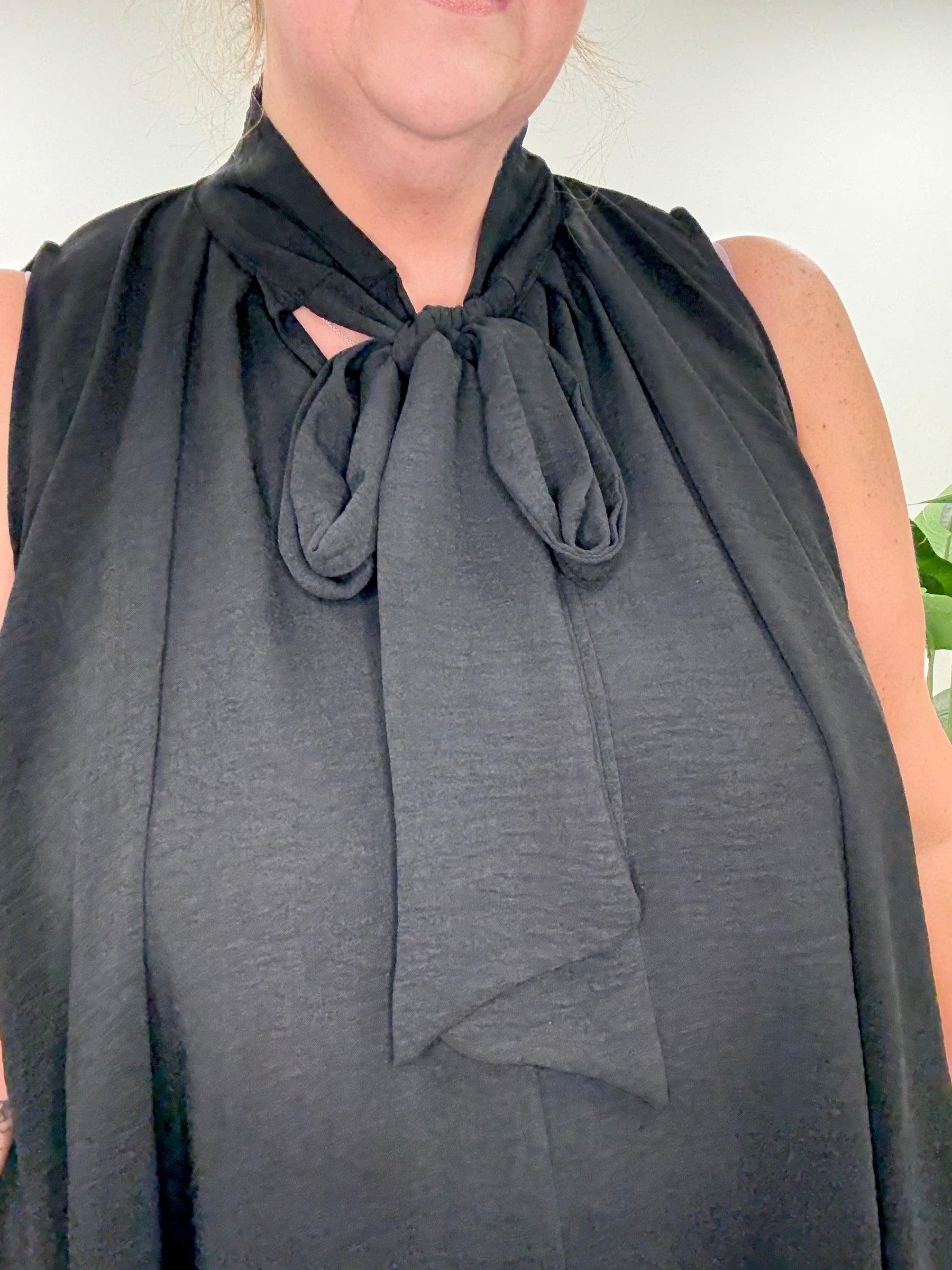 Sleeveless Pussy Bow - Black