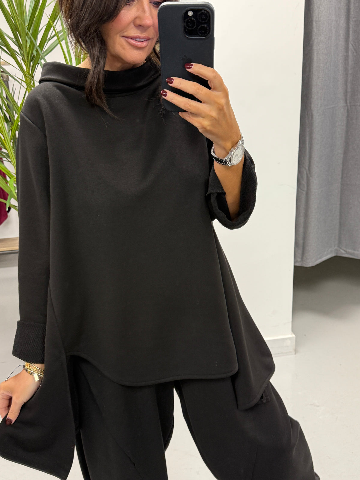 The Deluxe Weekend Collection Reverse Collar Tunic - Black