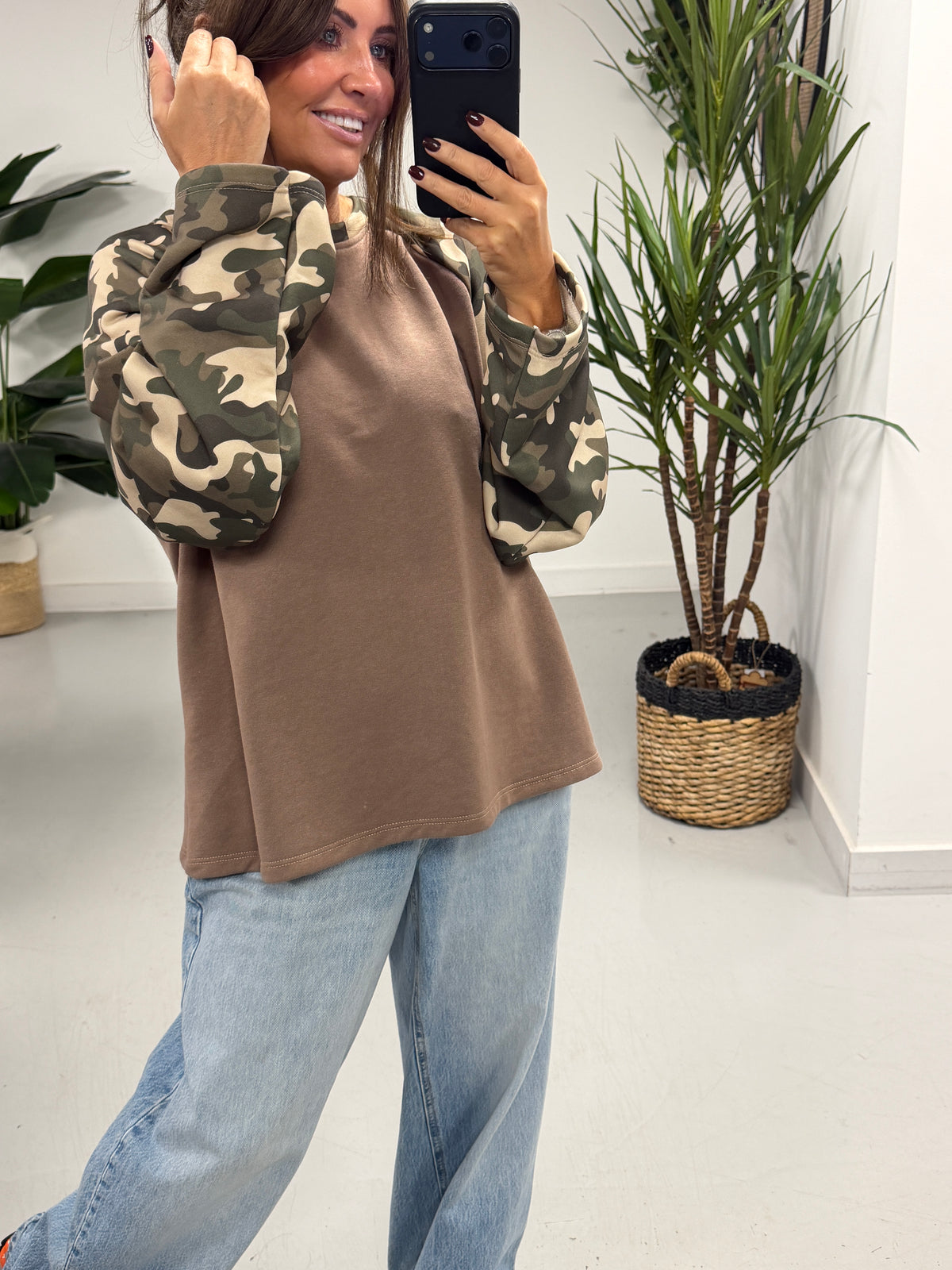 The Conrad Camo Raglan Sweater - Mocha