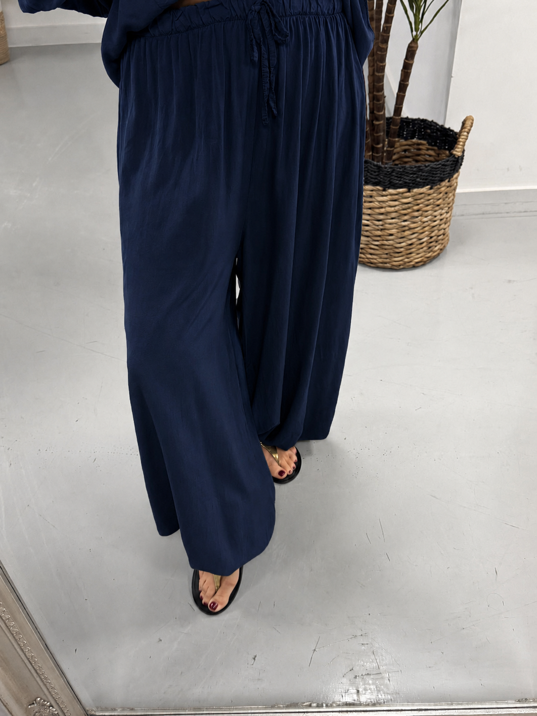 The LuLu Balloon Leg - Navy