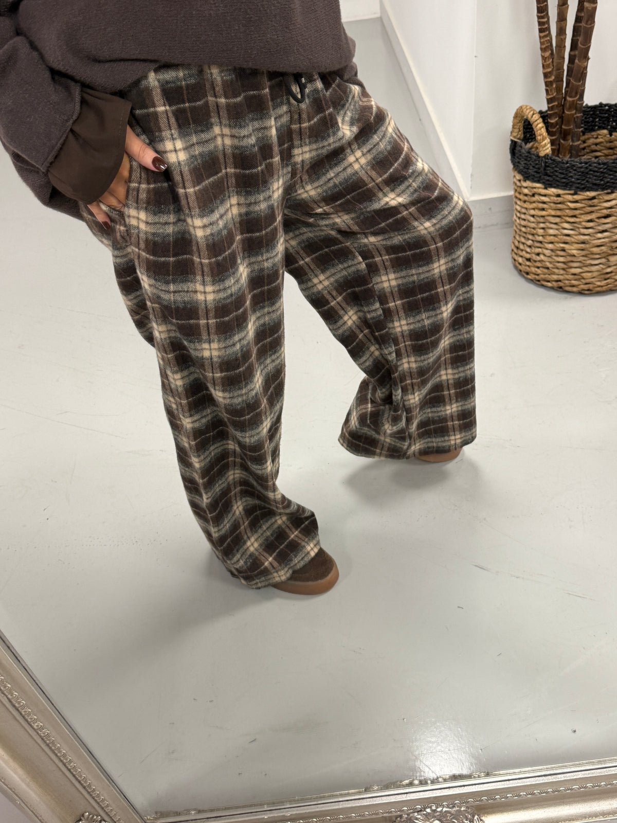 The Lachlan Straight Leg Check Trouser - Chocolate