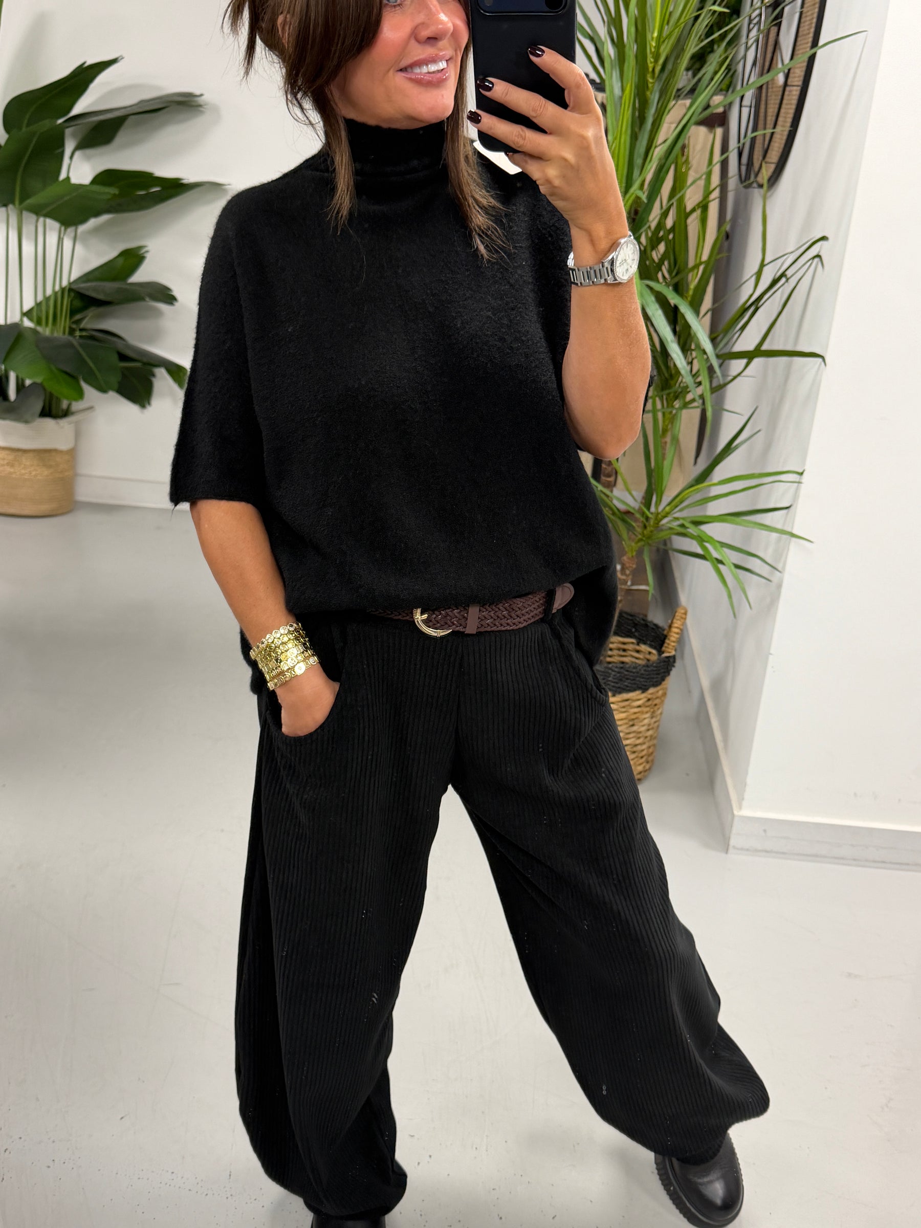 The Cambridge Cord Barrel Trousers - Black (Size 10-14)
