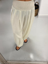 The Shirred TicToc Crinkle Balloon Trouser - Buttercream