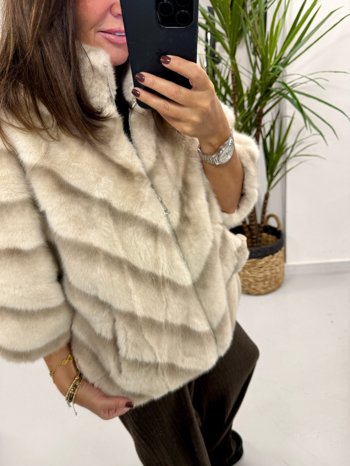Crop Sleeve Fur Jacket - Cream/Taupe