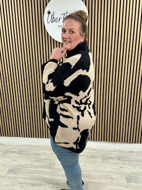 Oversized Abstract Soft Knit - Black/Oatmeal