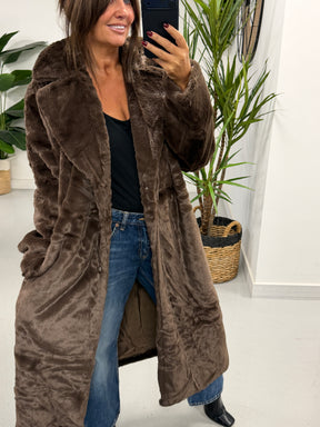 The Safron Longline Faux Fur Coat - Chocolate (Size 16-20)