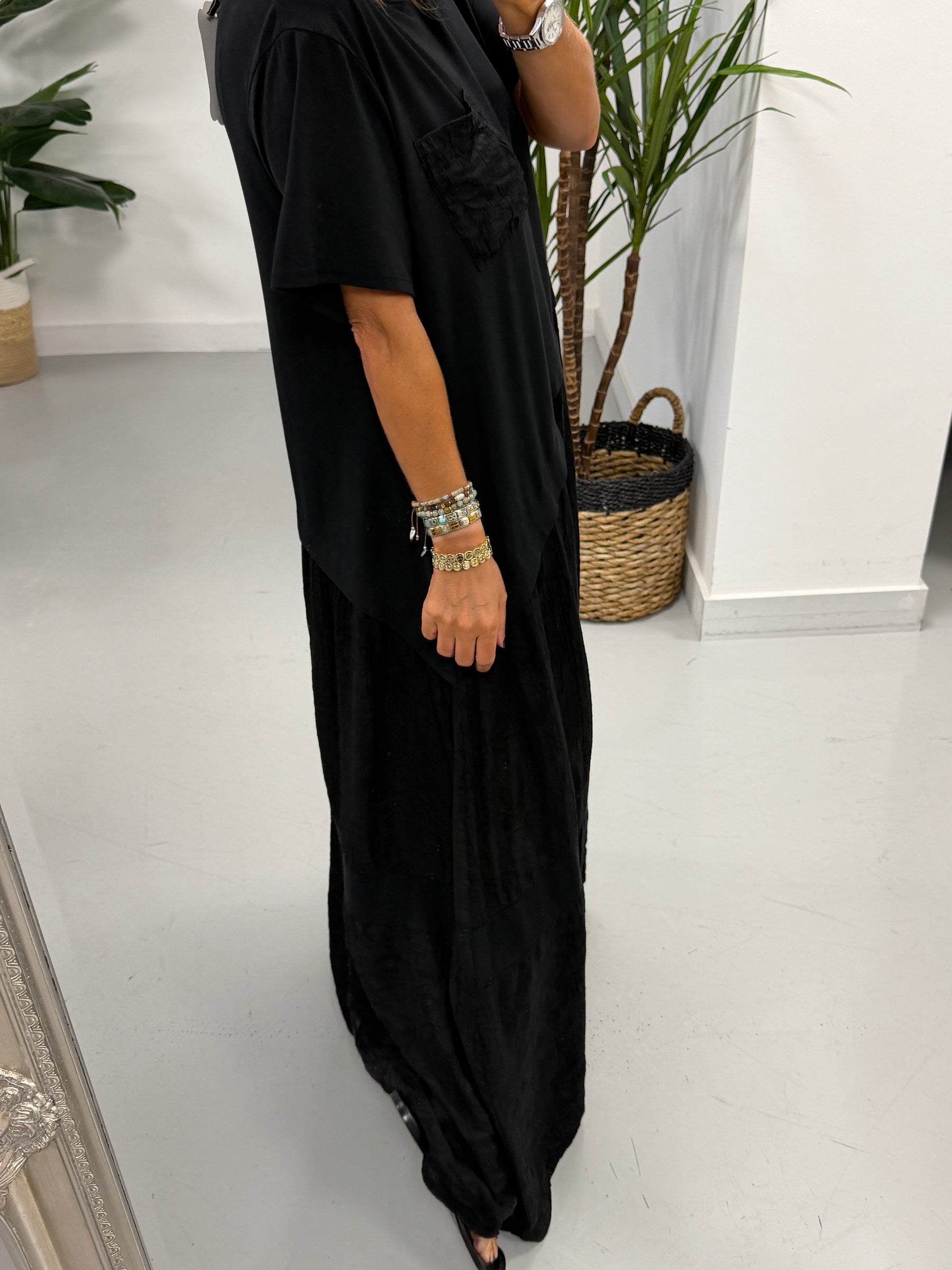 Harlow Vine Maxi - Black