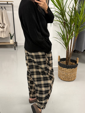 Ribbed Sleeve Knit - Black