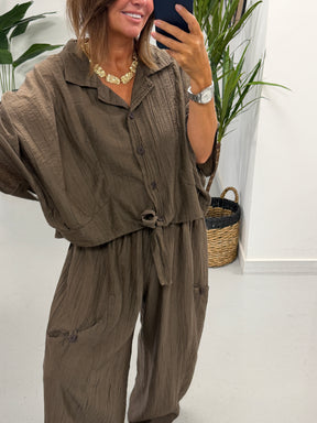 The Crinkle Button Tie Shirt - Chocolate