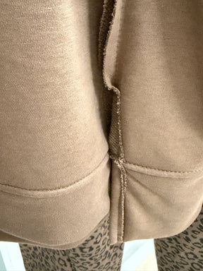 The Deluxe Weekend Crop Sleeve Sweat - Camel