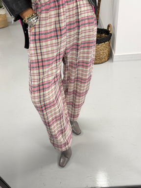 The Chester Checkered Barrel Trousers - Pink