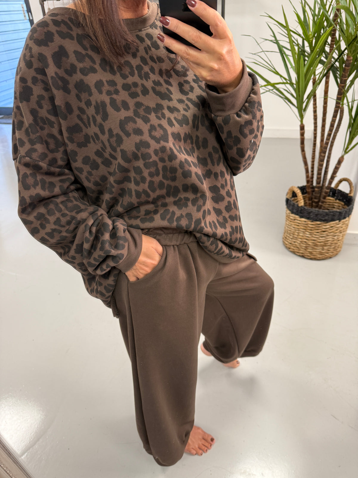 The Charlbury Cocoon Jersey Joggers - Chocolate