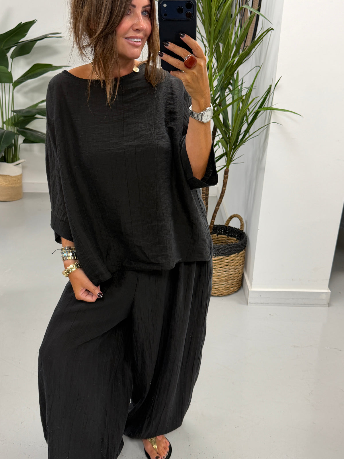 The Crinkle Boxy Tunic - Black