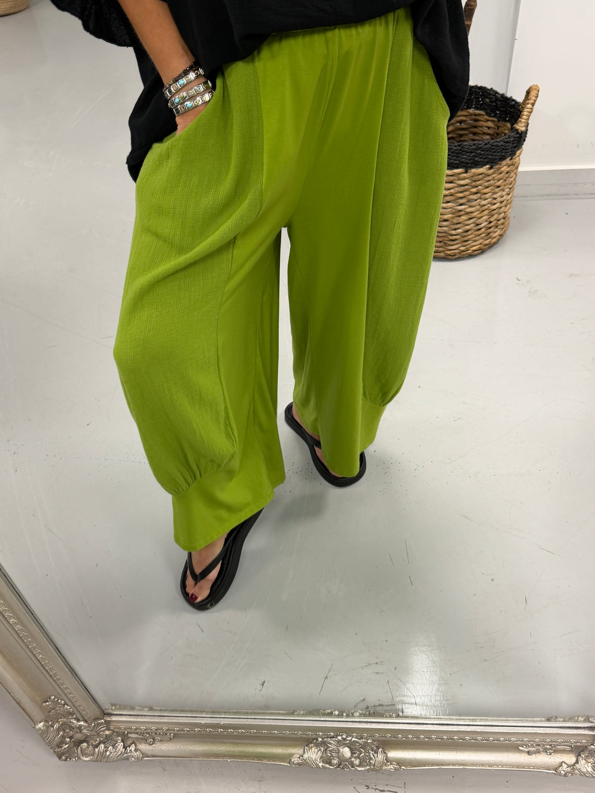 Sahara Cropped Pants - Pistachio