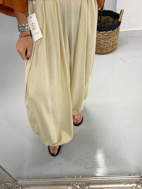 The Crinkle Balloon Trousers - Cream