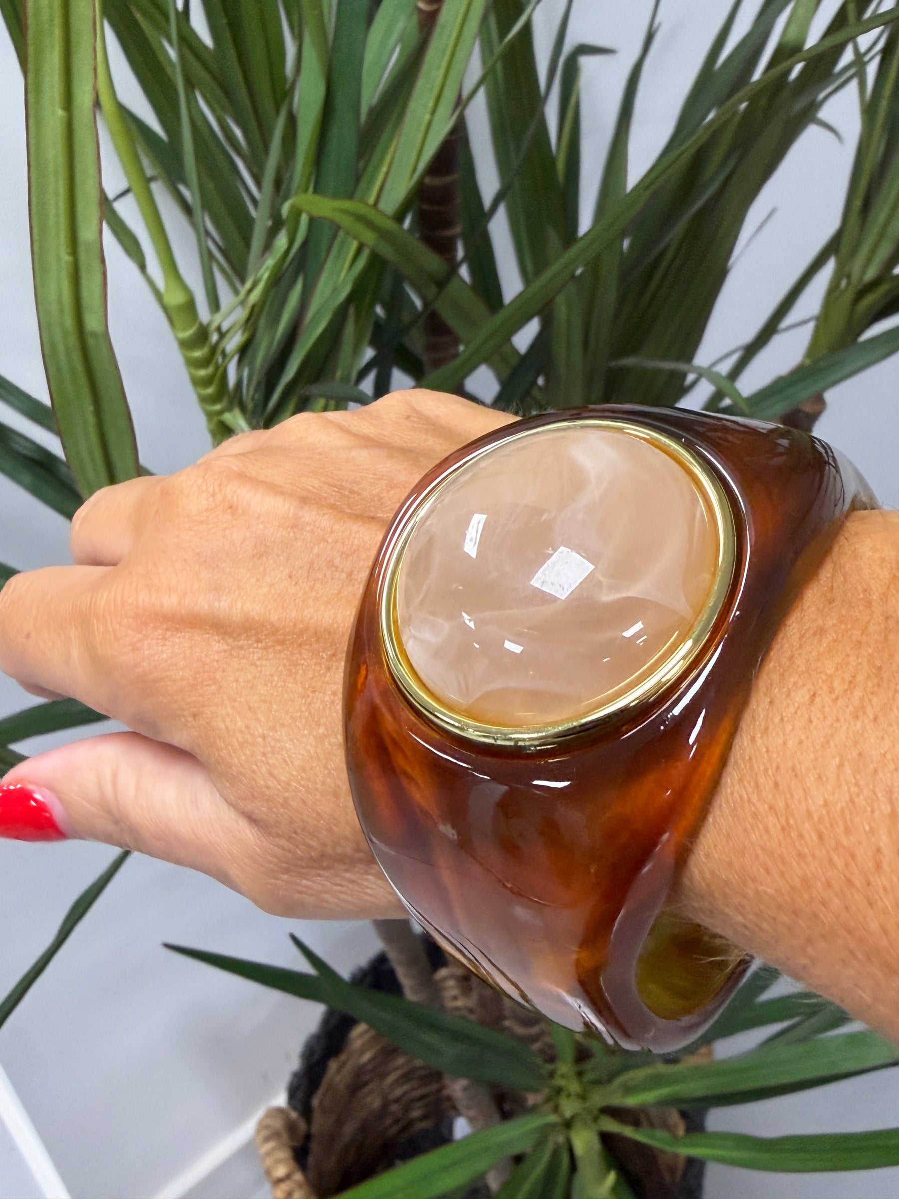 Thick Resin Amber Bangle / Round Light Chocolate Stone