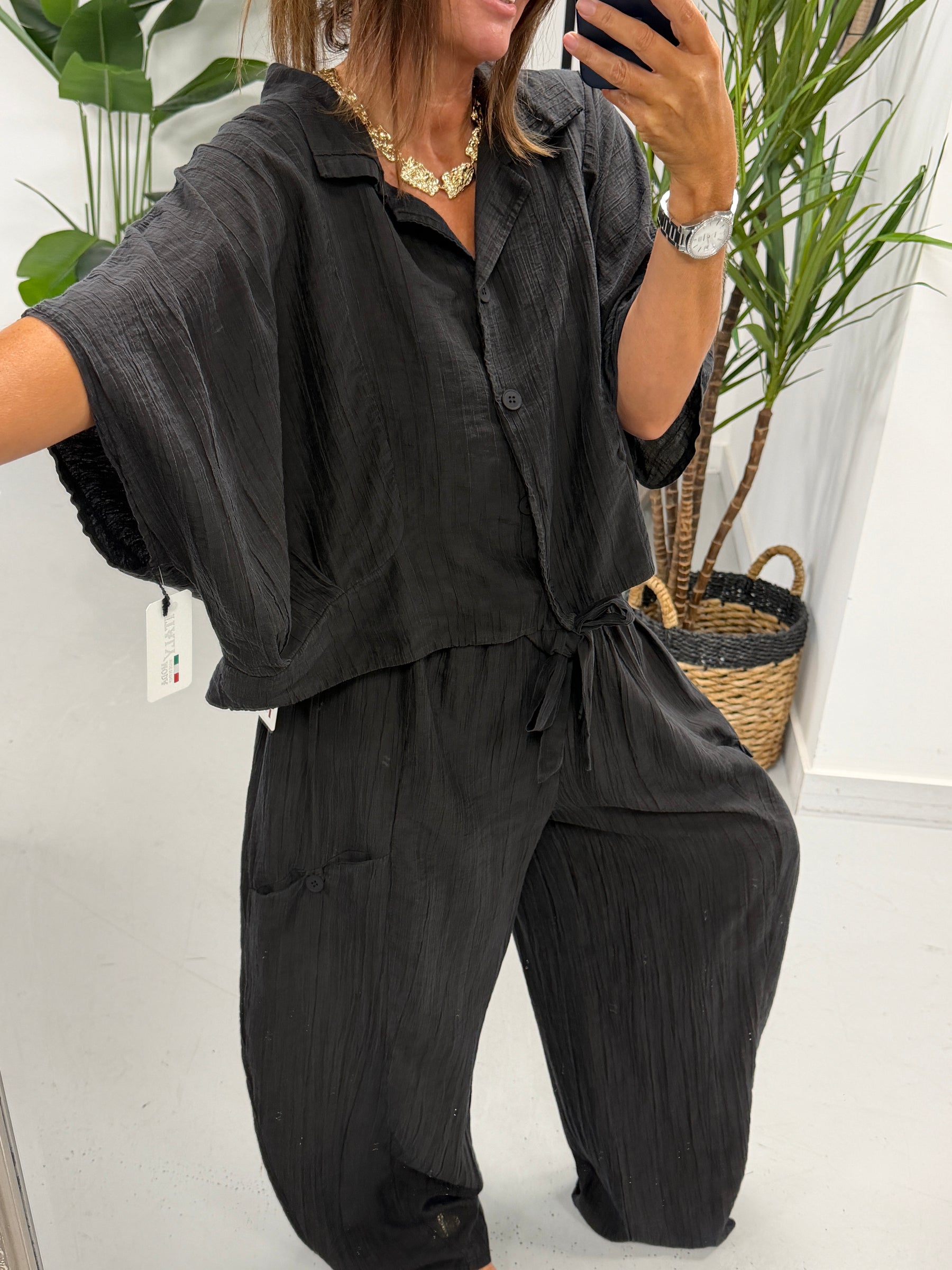 The Crinkle Button Tie Shirt - Black