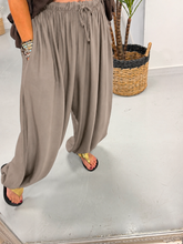 The Bahia Balloon Trouser - Pebble