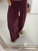 The Barrel Drawstring Needlecord Joggers - Wine