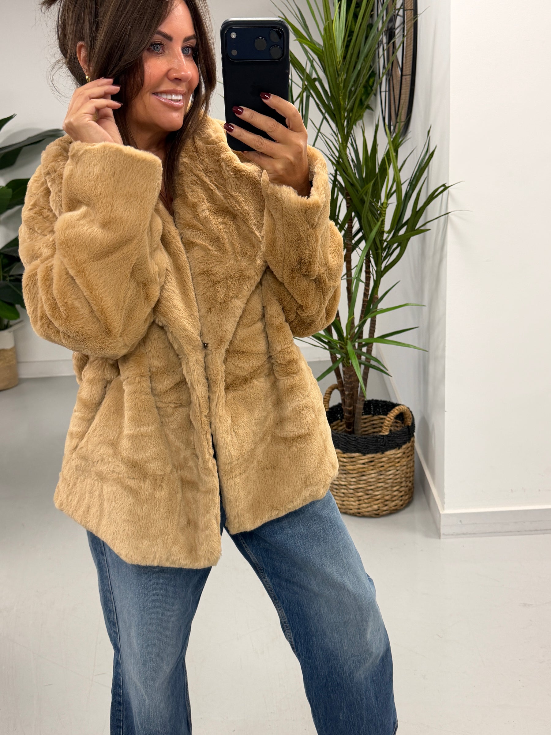 The Safron Faux Fur Coat - Camel (12-18)