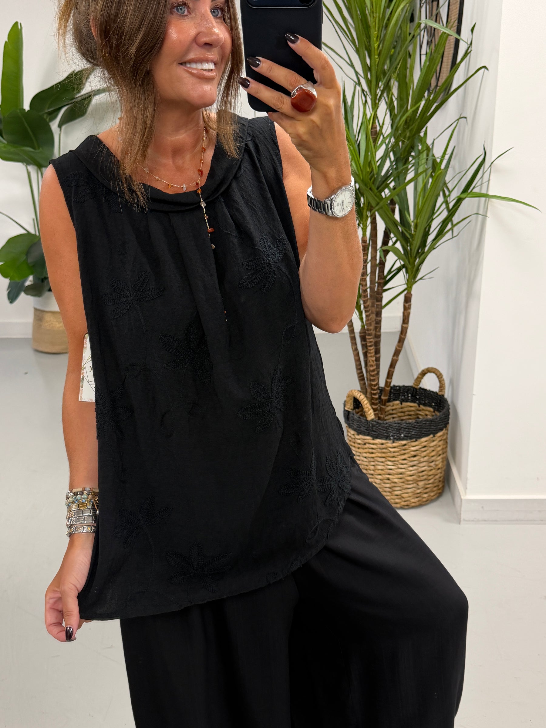 Reverse Collar Embroidered Tunic - Black