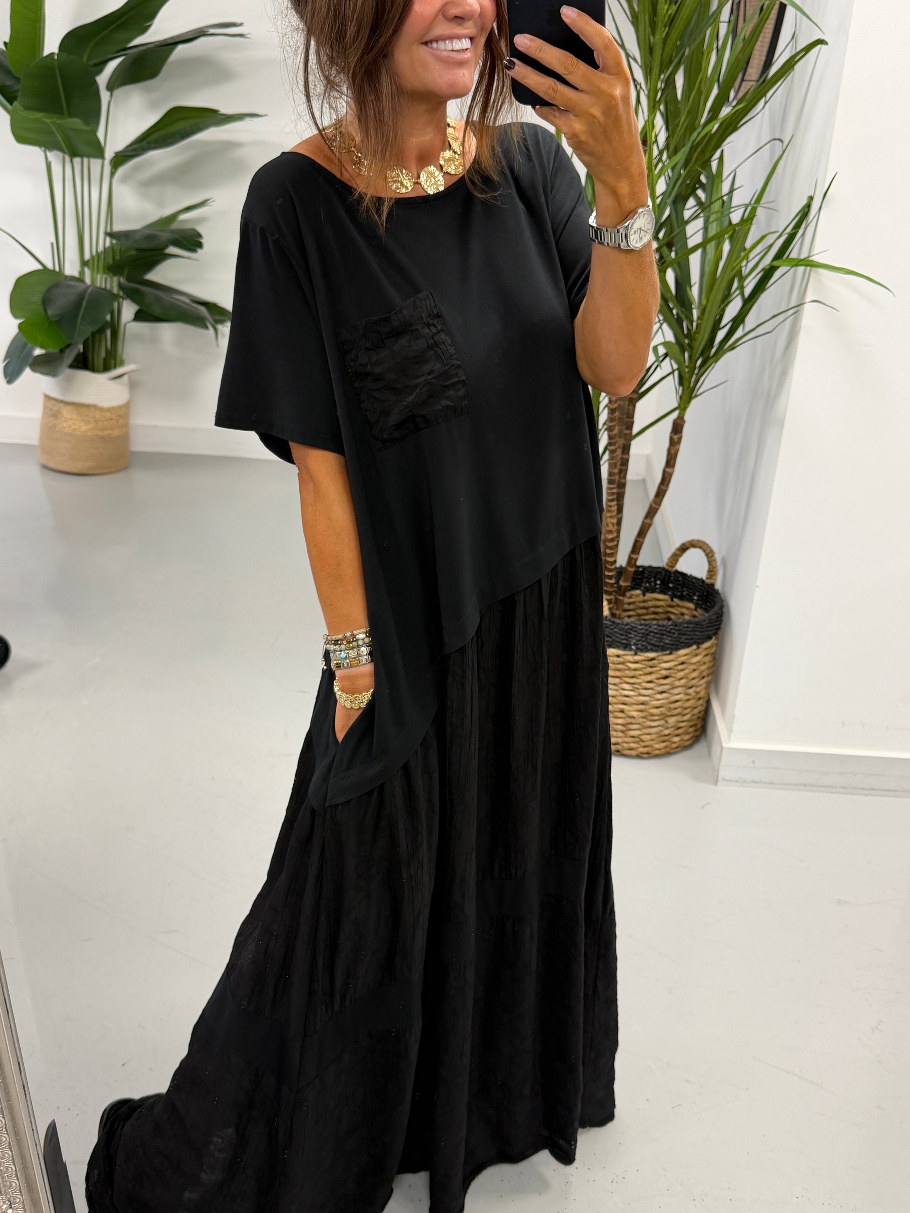Harlow Vine Maxi - Black