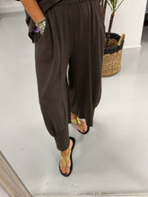 Sahara Cropped Pants - Chocolate