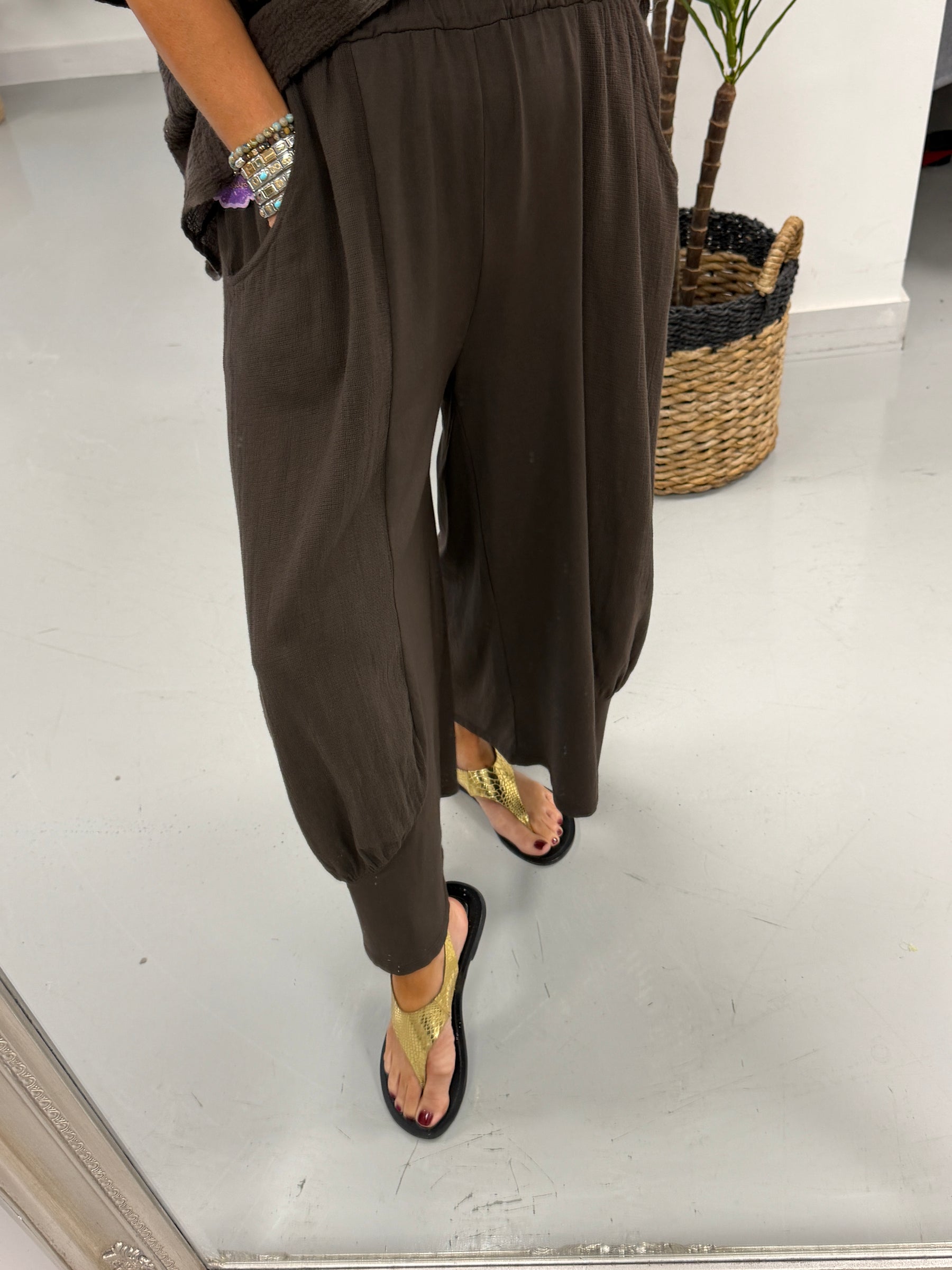 Sahara Cropped Pants - Chocolate